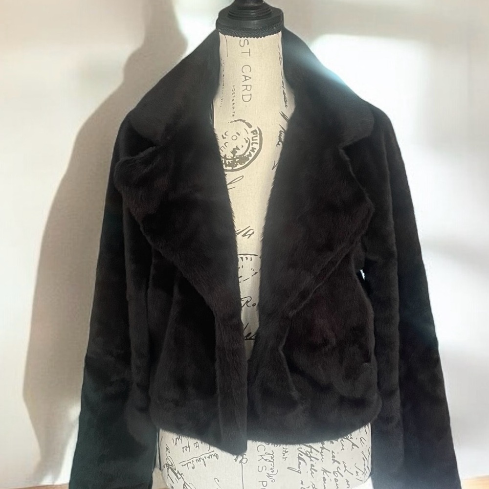 12th TRIBE FAUX FUR CROPPED COAT LONG SLEEVE OPEN FRONT SZ XS Black NWOT